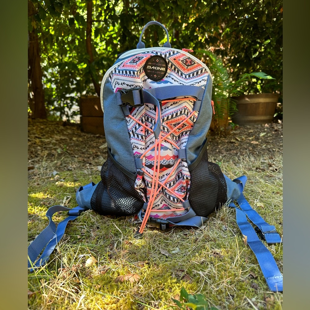 DaKine Multi-Color Wonder 15L Backpack with Addnl Pocket on Top